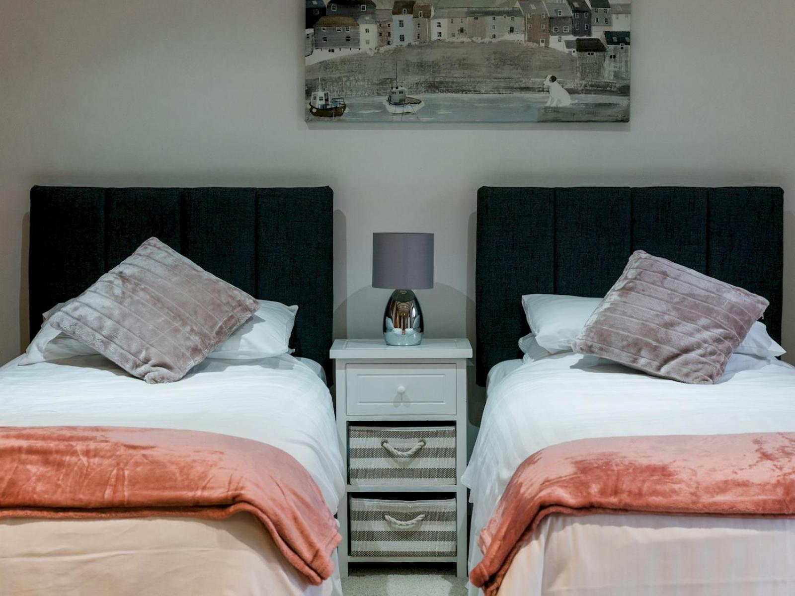 Pass The Keys Peaceful & Coastal 2 Bedroom Cottage Cardigan Eksteriør bilde