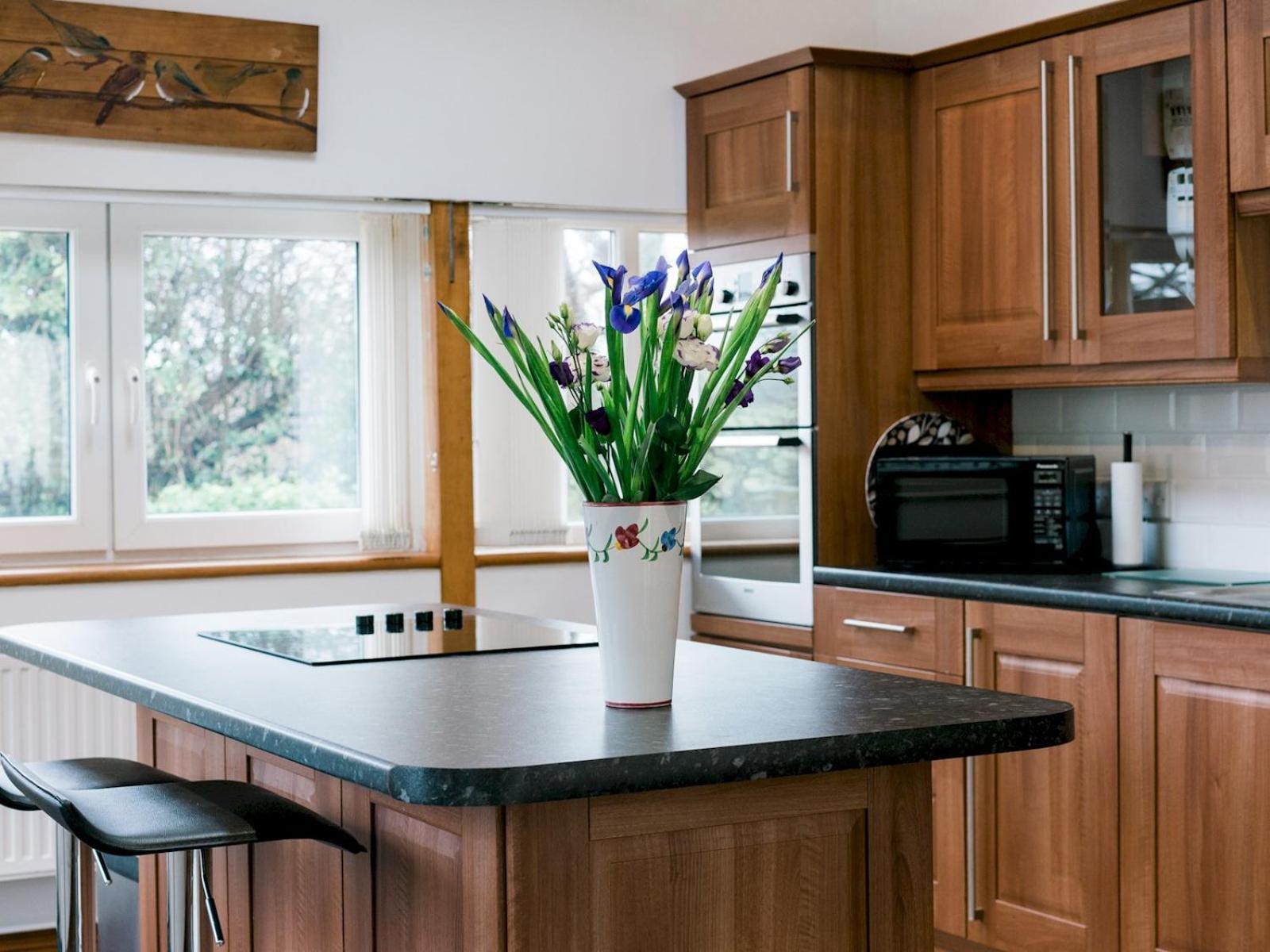Pass The Keys Peaceful & Coastal 2 Bedroom Cottage Cardigan Eksteriør bilde