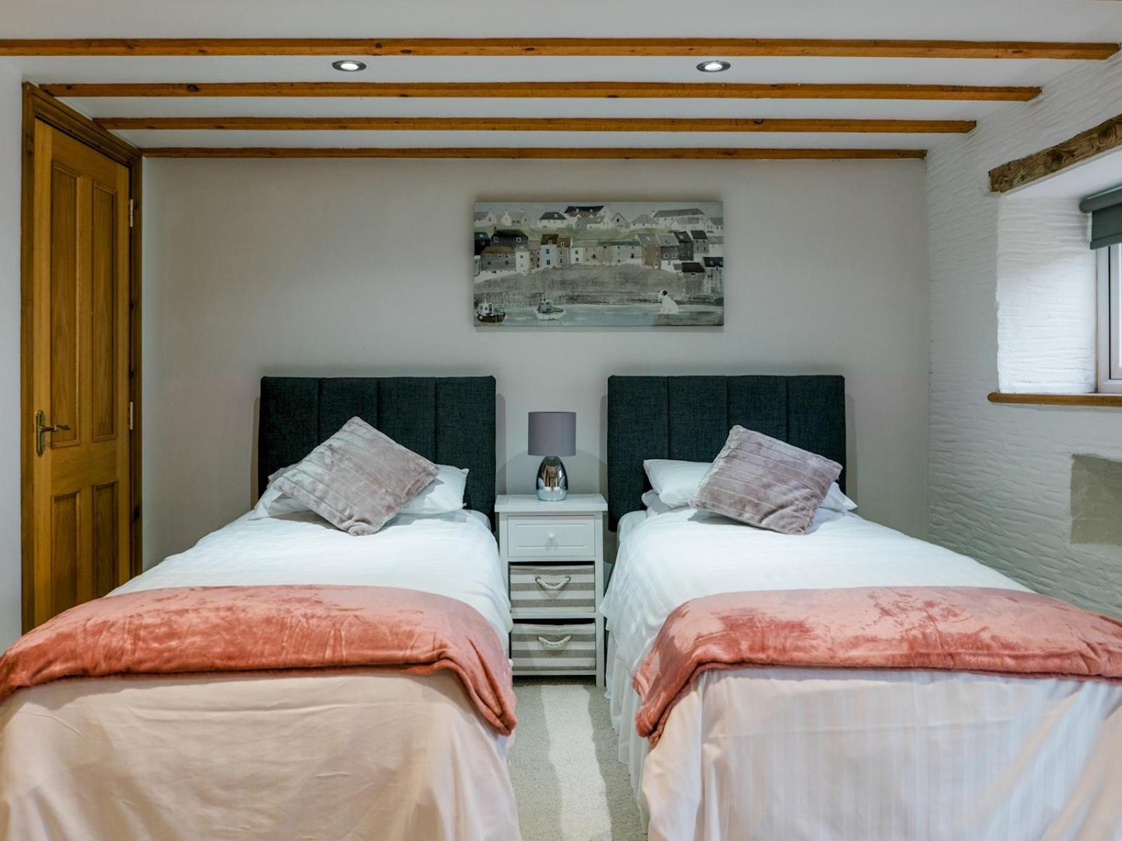 Pass The Keys Peaceful & Coastal 2 Bedroom Cottage Cardigan Eksteriør bilde