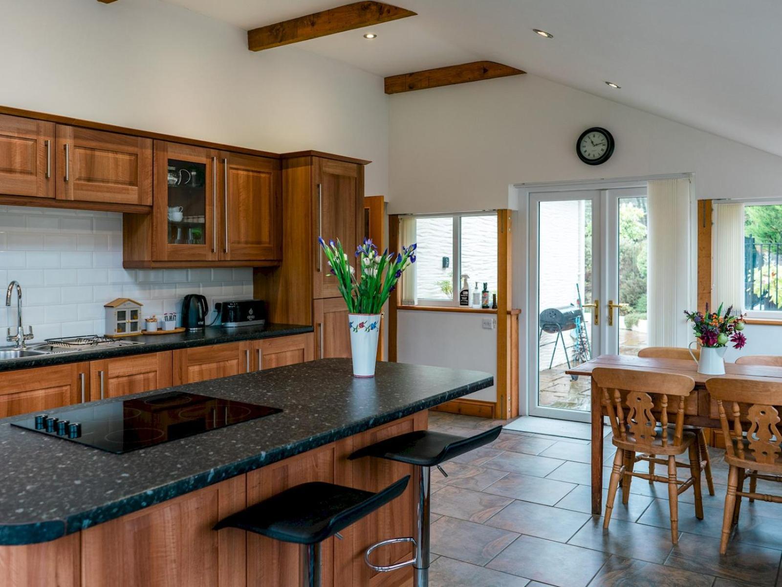 Pass The Keys Peaceful & Coastal 2 Bedroom Cottage Cardigan Eksteriør bilde